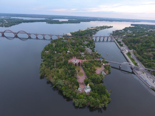 екскурсія на Монастирський острів